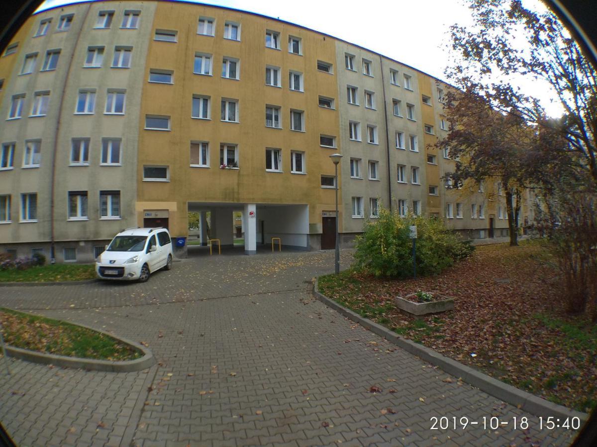 2120 Przyjazni 4 - Tanie Pokoje - Samodzielne Zameldowanie - Self Check In Poznań Exterior foto
